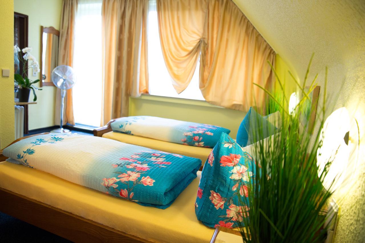 Hotel Zur Bruecke كريفيلد المظهر الخارجي الصورة